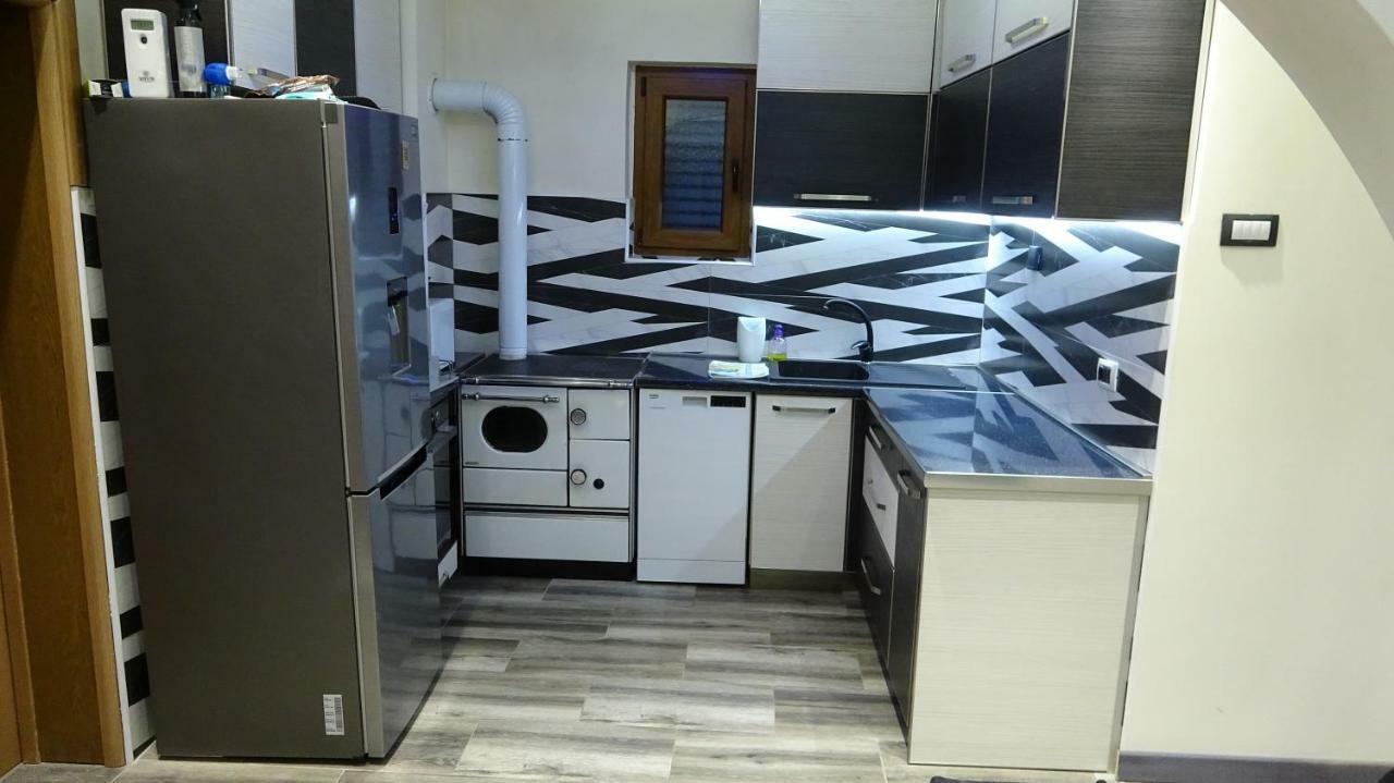 Apartment Kraljica Jelena Virpazar Exterior foto